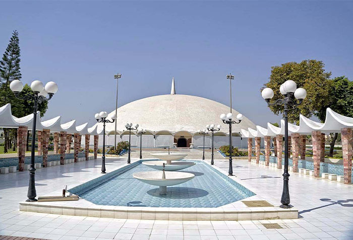 Masjid E Tooba in Karachi